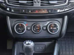 
										FIAT TIPO full									
