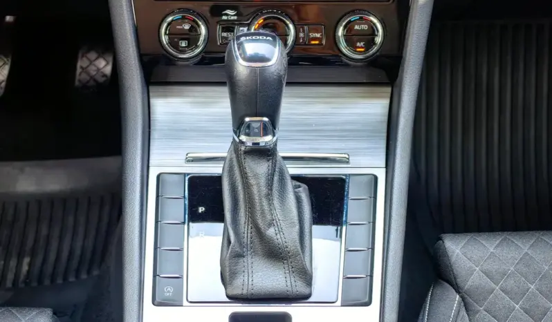 
								SKODA SUPERB full									
